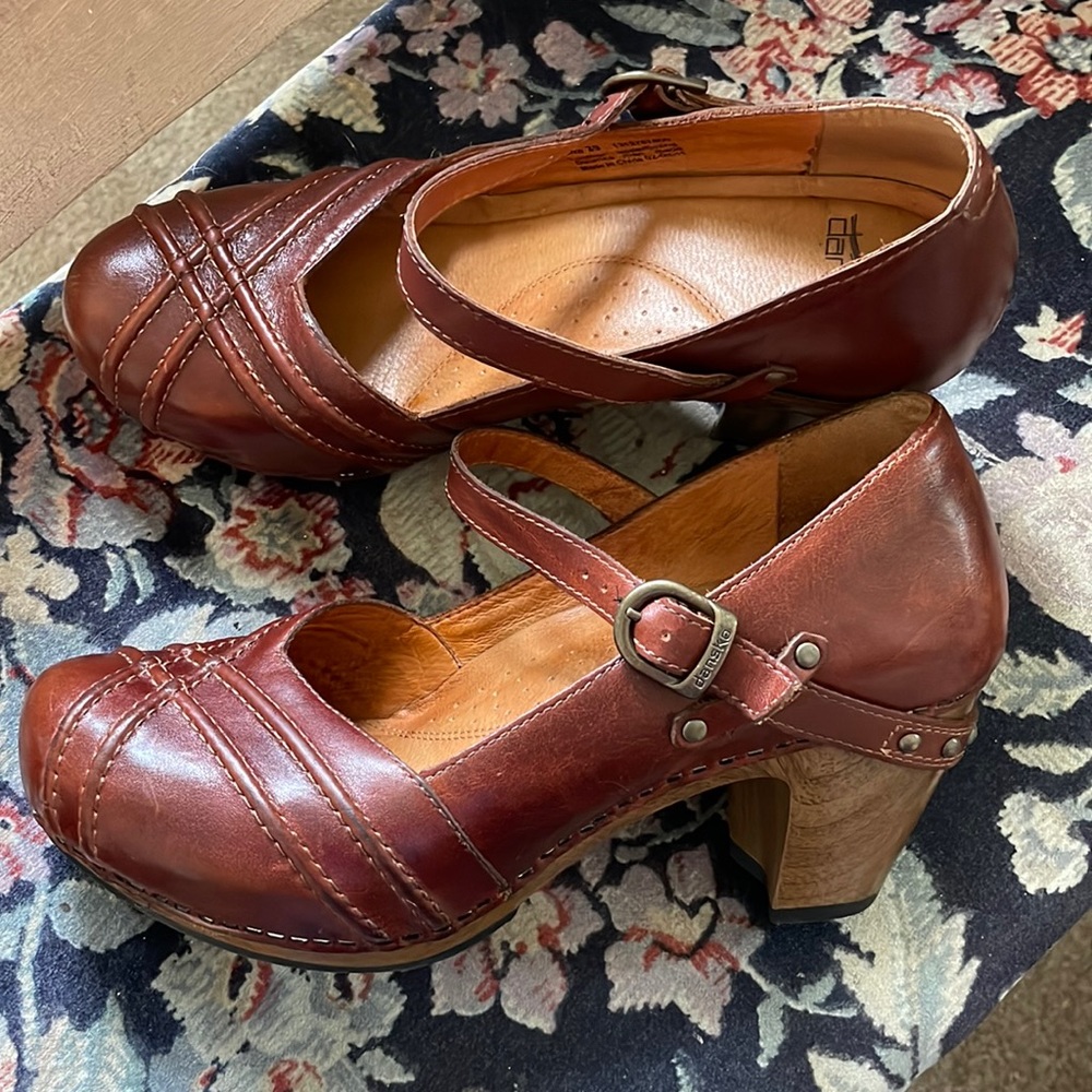 Dansko 39. Leather